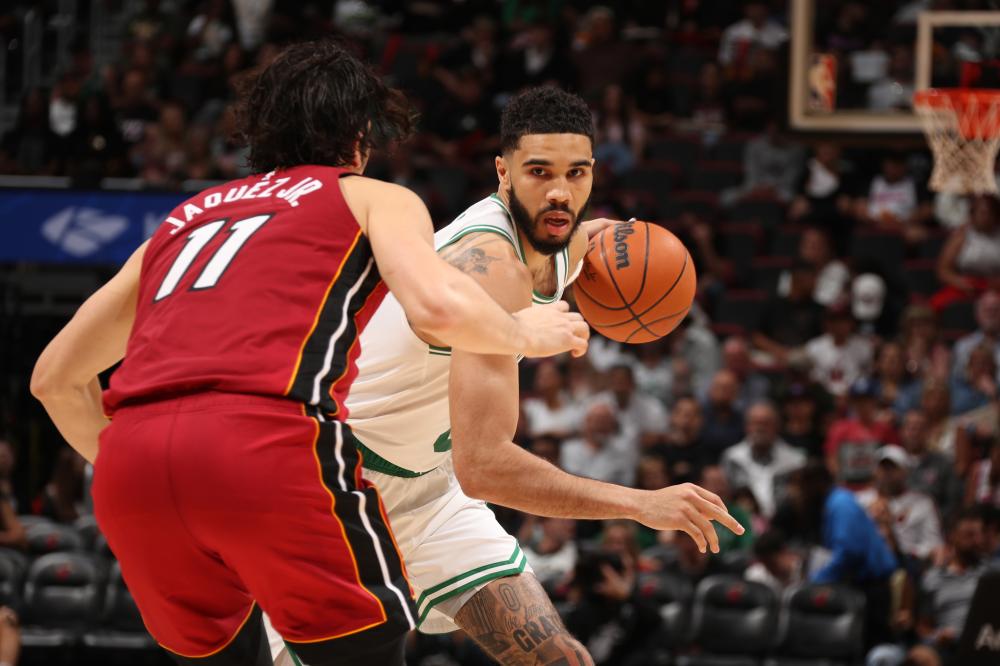 选手背后的 选手背后的