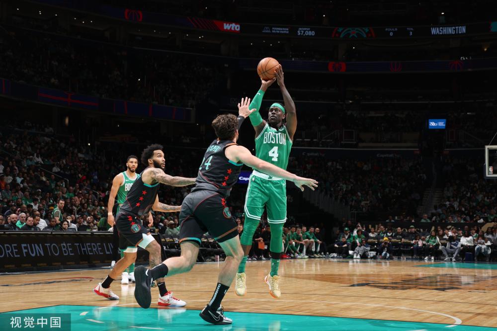 他用实际行 他用实际行